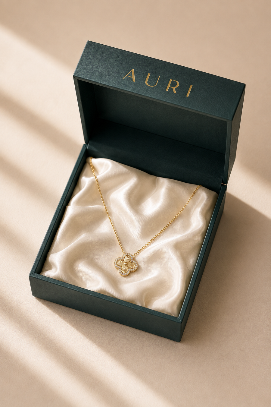 14K Gold Trèfle Necklace